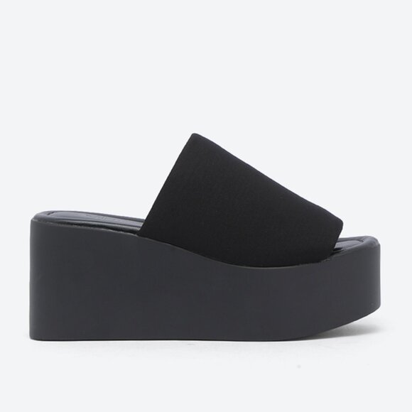 Black Platform Sandals  NWT - Picture 1 of 3